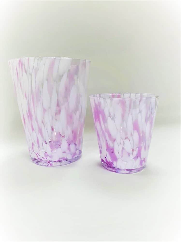 זוג אגרטלי זכוכית מנומרת בגוון ורוד ולבן אגרטלים מרשימים ובעלי נוכחות