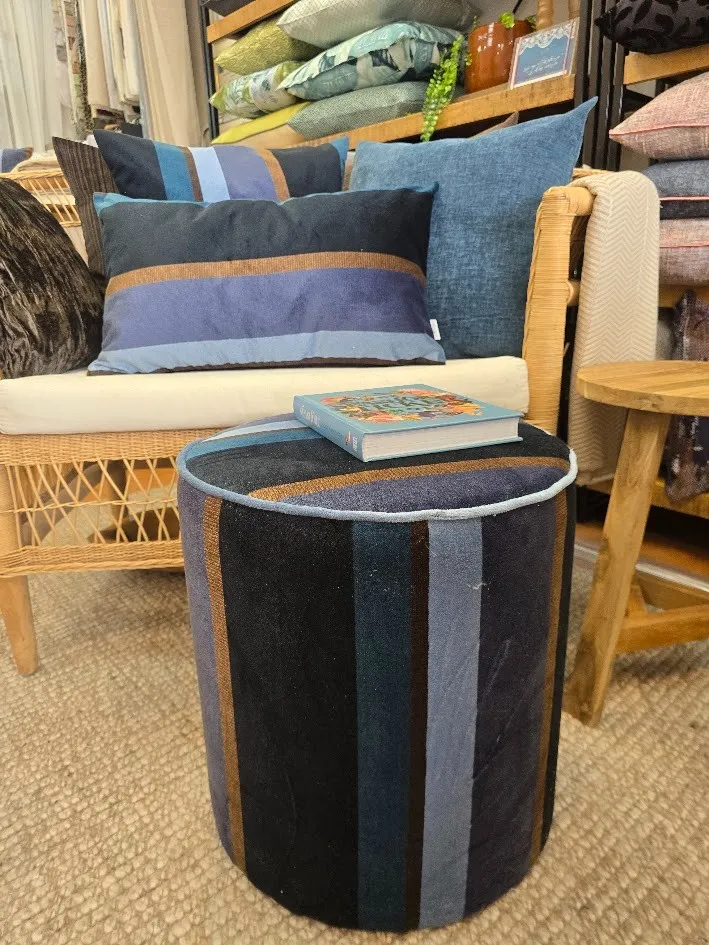 הדום קטיפה פסים כחול