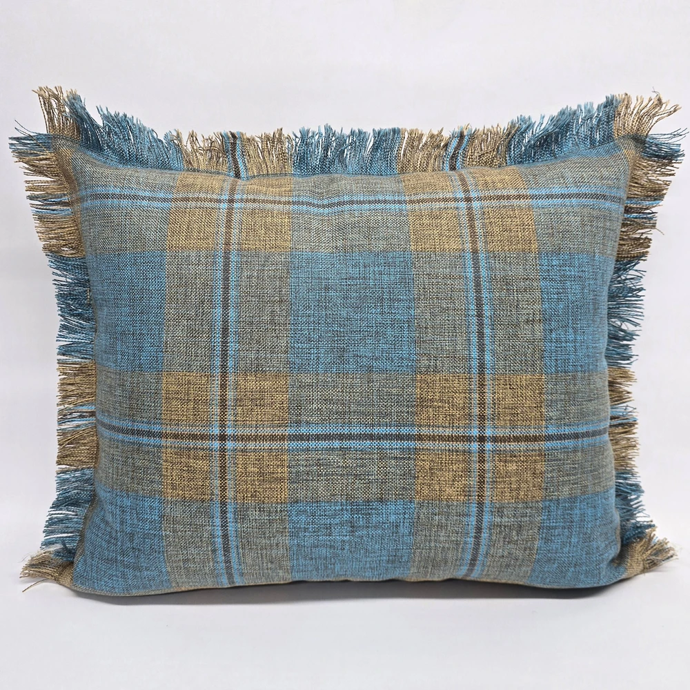 כרית נוי משבצות תכלת חמרה