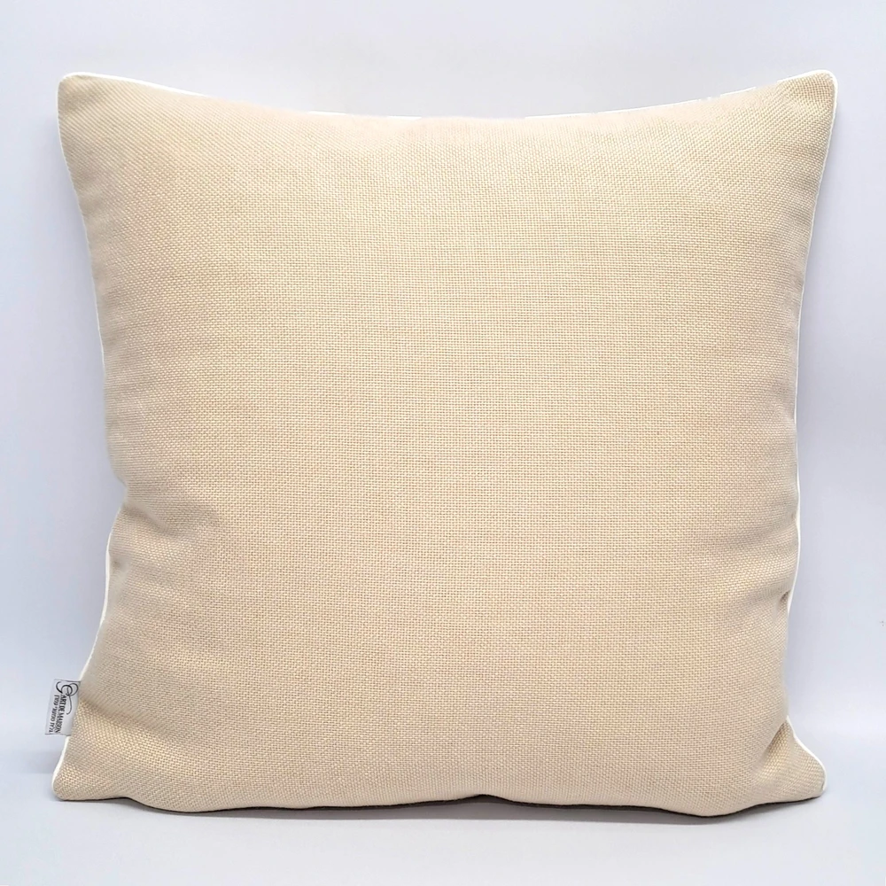 כרית נוי לסלון סופיה שמנת עם קדר לבן