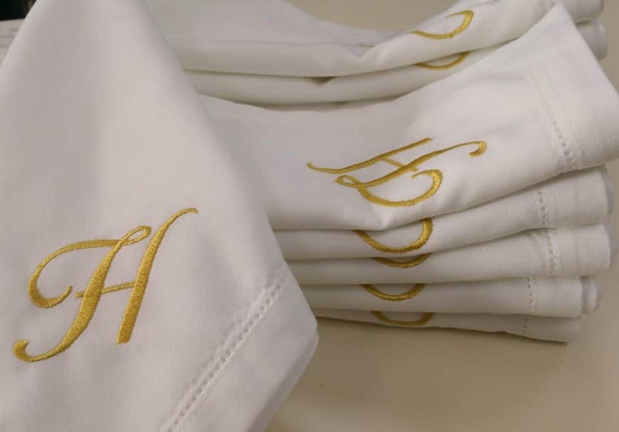 מפיות בד רקומות בהזמנה אישית מינימום 30 יח'