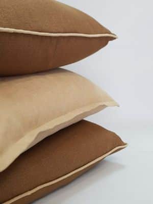 שלישית כריות גוון חום