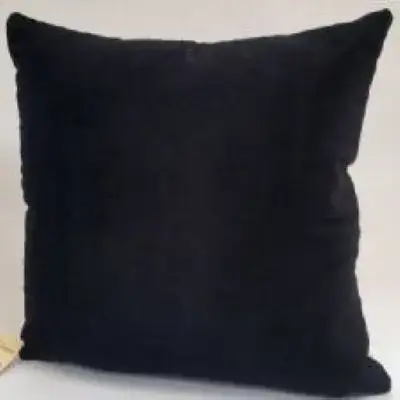 כרית נוי קטיפה שחורה