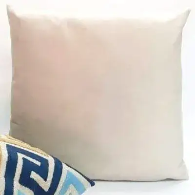 כרית נוי קטיפה לבן שבור