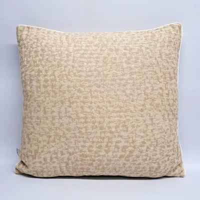 כרית נוי פומפי קדר לבן