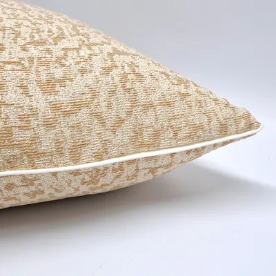 כרית נוי פומפיי קדר לבן