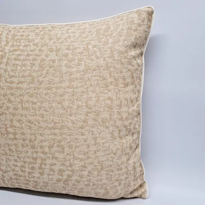 כרית נוי פומפיי קדר לבן