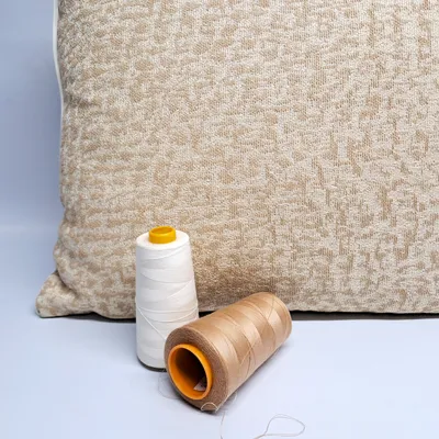 כרית נוי פומפיי קדר לבן