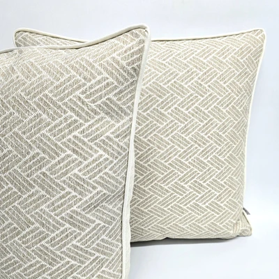 כרית נוי לספה מאלמו שמנת +קדר בהיר