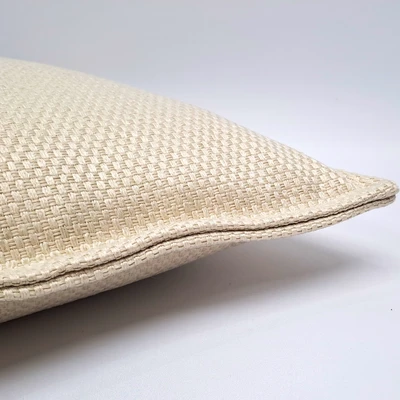 כרית נוי לסלון בלייזר שמנת צביטה