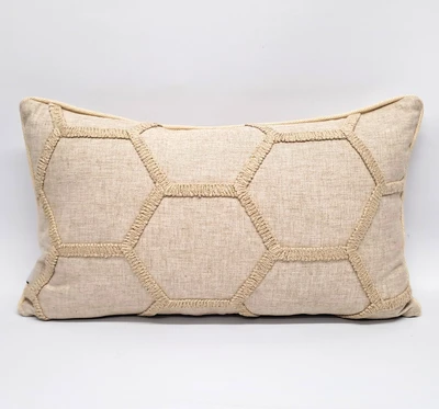 כרית נוי לסלון אגתה פשתן מעוינים רקום