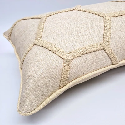 כרית נוי לסלון אגתה פשתן מעוינים רקום