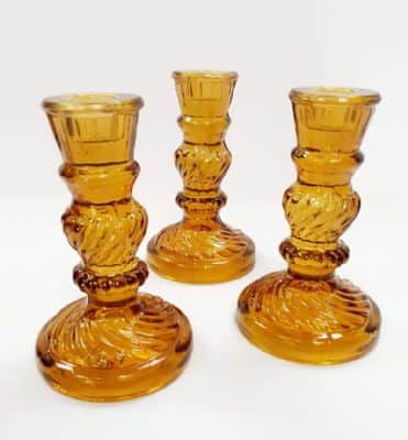 פמוט זכוכית עתיק גוון חרדל גובה 16 ס"מ