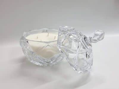 נר בכלי אלגנטי ויוקרתי לסלון